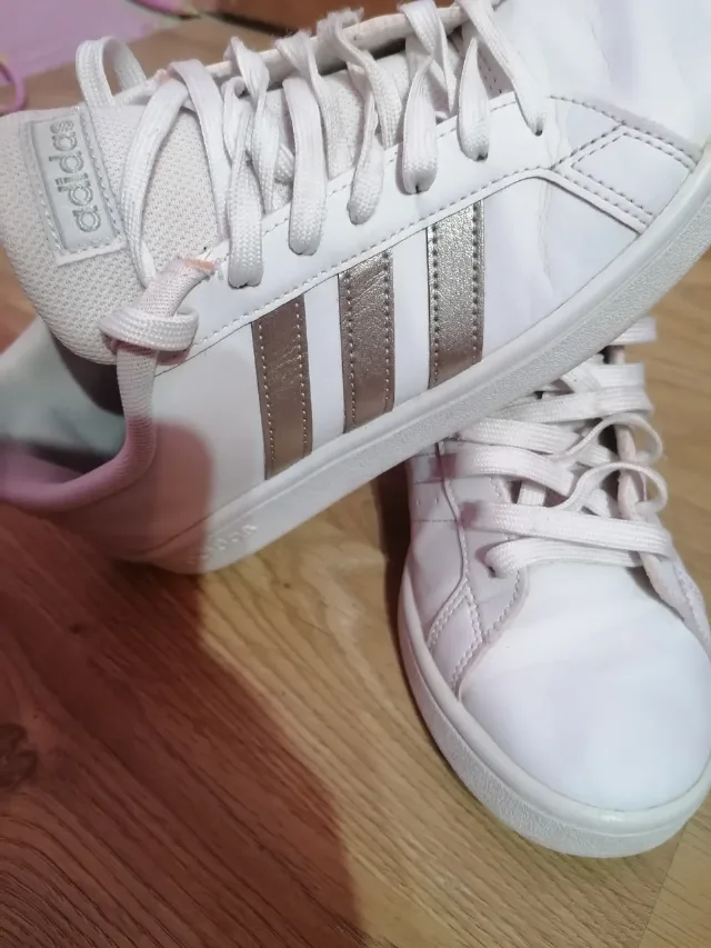 adidași marca adidas – fotografia 4 din 8