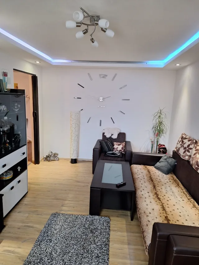 Apartament de vânzare în Cisnădie cu 3 camere și 2 balcoane, complet mobilat cu toate utilitățile și climatizare – Cisnadie, Sibiu