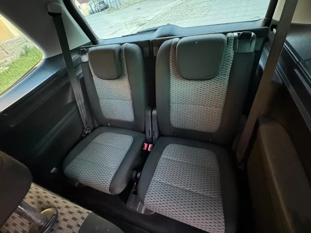 Vw Sharan 2.0tdi 140cp ideal pt familie 7 locuri nu bate nimic pe ea este cumpărată de la persoana privată și nu necesita investiții ..Detali la tel 0 – fotografia 6 din 7