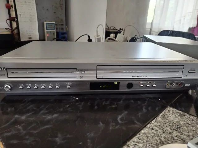 Combo dvd și VCR model LG vc8804 – fotografia 2 din 8