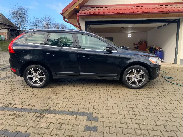 Vând Volvo XC 60 negru , piele, automată, 4x4 – fotografia 7 din 8
