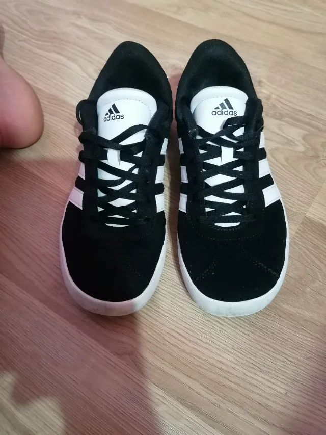 adidași marca adidas – fotografia 5 din 7