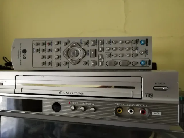 Combo dvd și VCR model LG vc8804 – fotografia 1 din 8