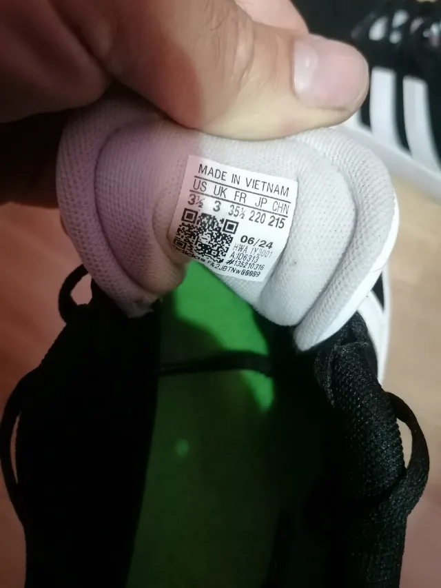 adidași marca adidas – fotografia 3 din 7