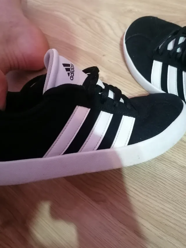 adidași marca adidas – fotografia 2 din 7
