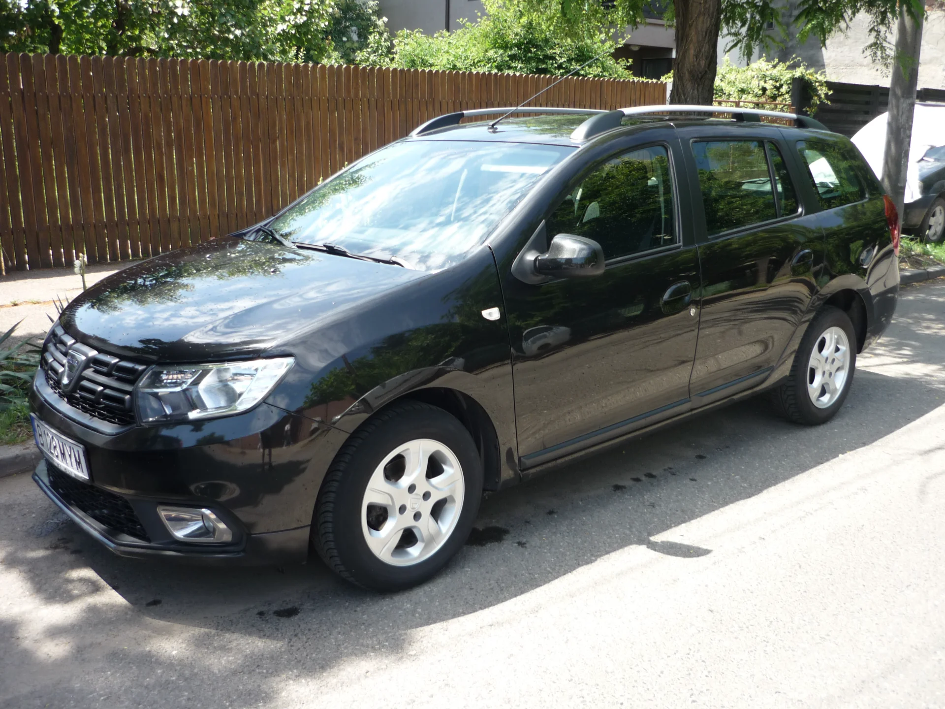 dacia logan mcv diesel – fotografia 1 din 6