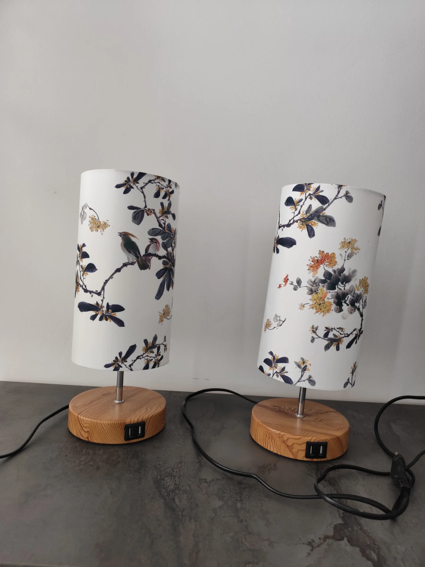 Set 2 veioze masa  suporturi USB și reglabila la atingere – fotografia 1 din 4
