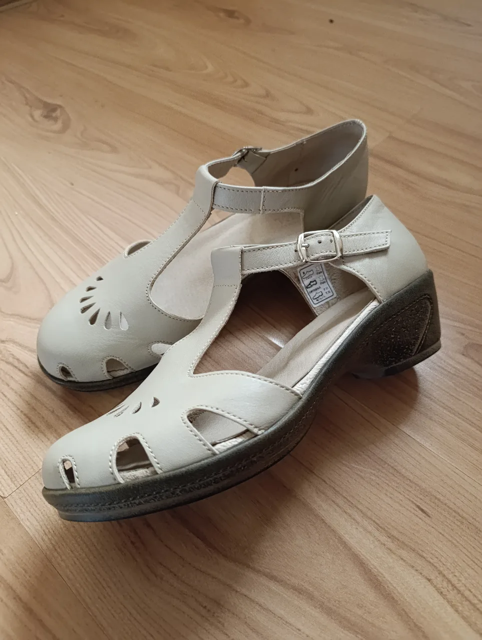 Sandale,Dr.Calm,noi,măr.40(recomand 41), pentru picior lat – Rastoaca, Vrancea