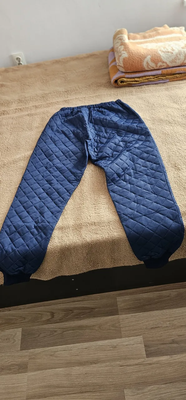Pantaloni de pufoaica noi de culoare bleumarin – fotografia 1 din 3