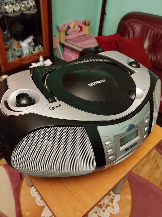 CD+MP3 + Radio AM . FM + Stik + Card dr memorie cu muzica la priza 220 v si baterii – fotografia 8 din 8