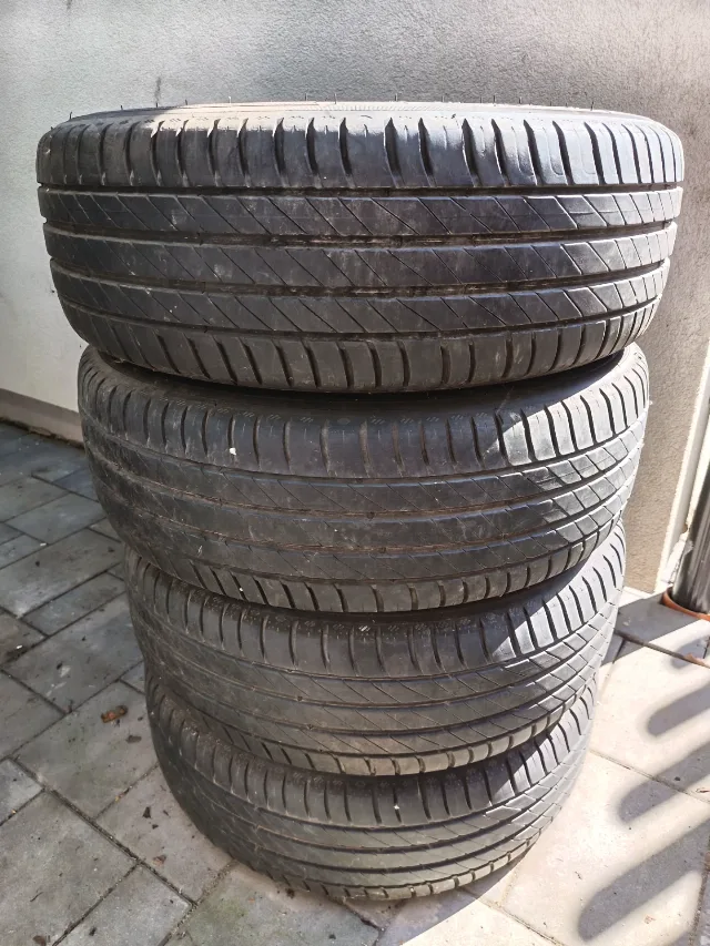 Vând set jante anvelope vara Renault – fotografia 2 din 3