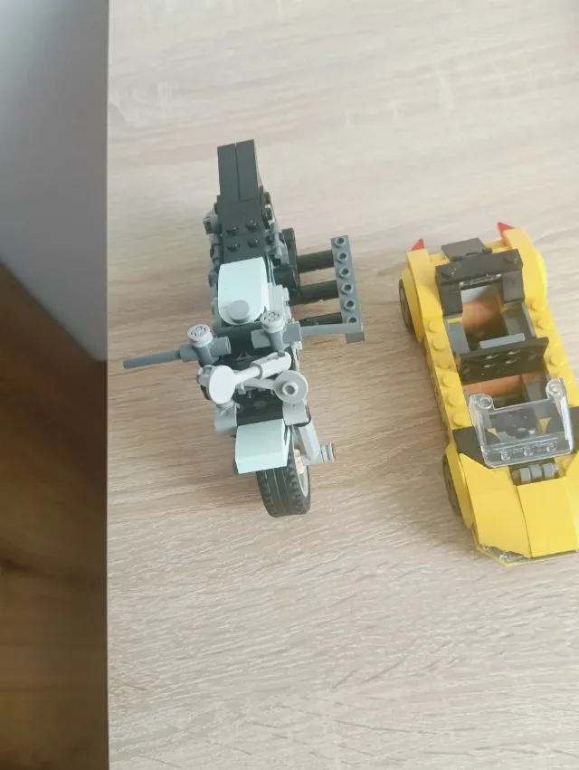mașinuțe din lego.carte cu sunete an engleză și română – fotografia 3 din 5
