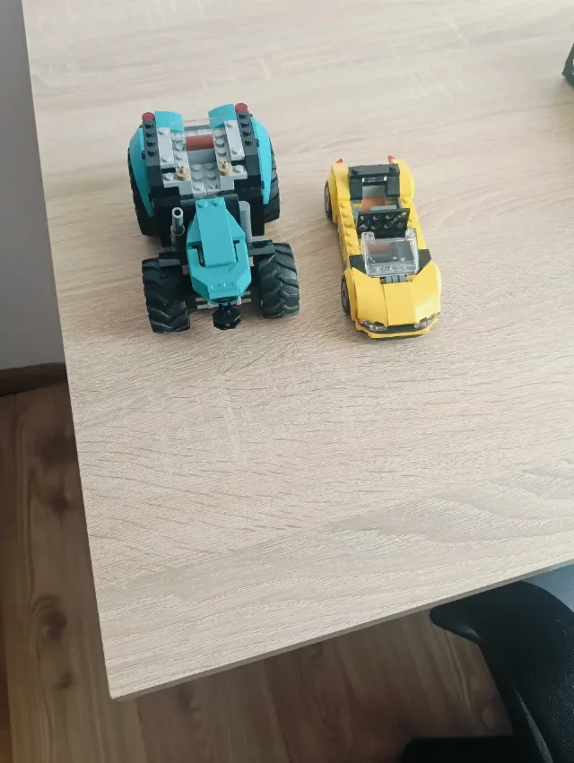 mașinuțe din lego.carte cu sunete an engleză și română – fotografia 4 din 5