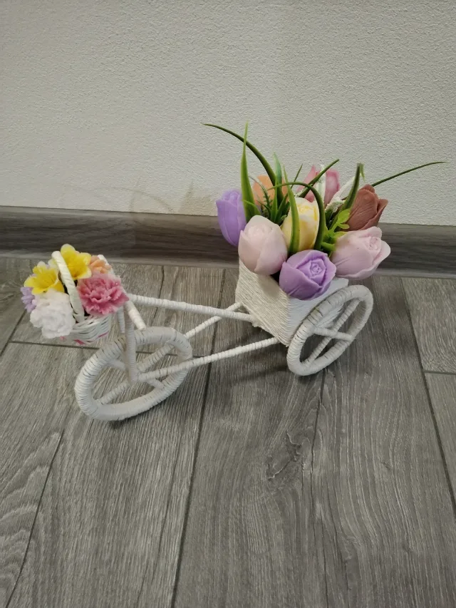 Vând bicicleta cu flori parfumate din baza de săpun natural – fotografia 4 din 4