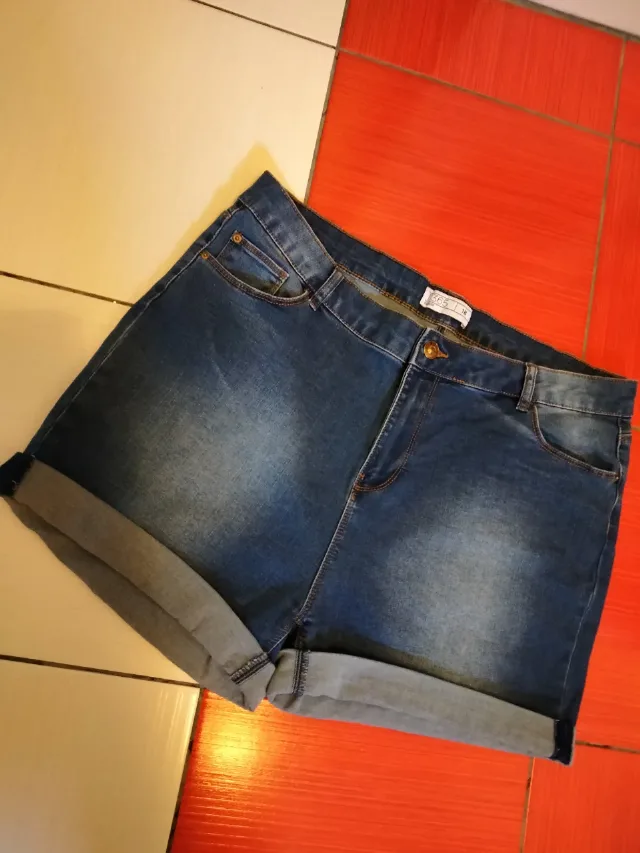 Pantaloni scurți,măr 46 – fotografia 3 din 4