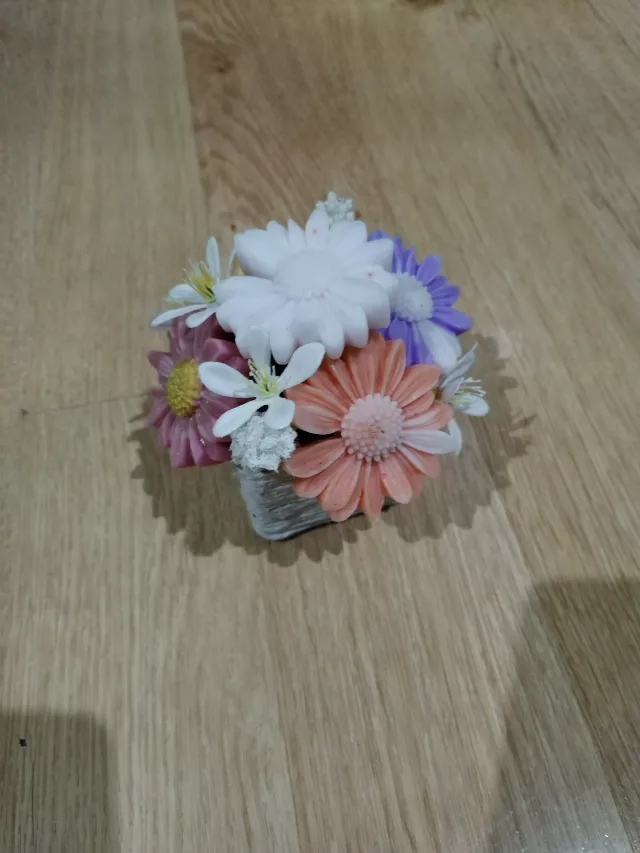 Vând aranjament floral parfumat din baza de săpun natural – fotografia 4 din 4