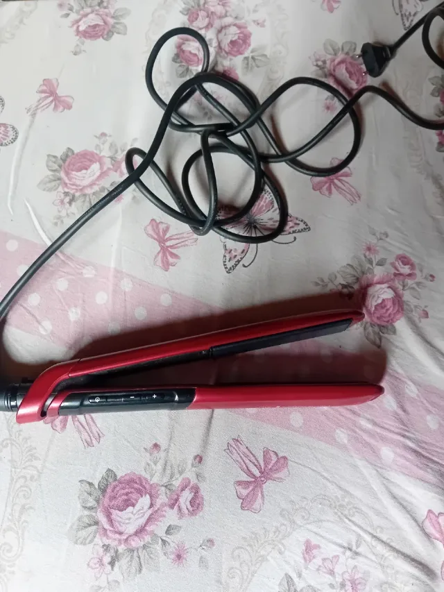 Placă pentru  îndreptat părul și ondulator – Smeura, Argeș