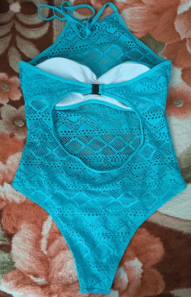 Vand costum de baie – fotografia 2 din 4