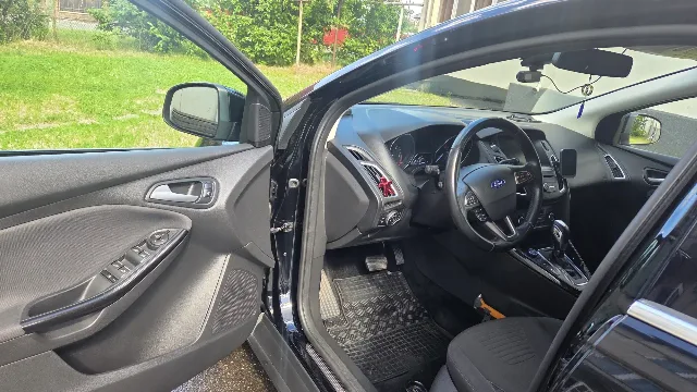 Vând Ford Focus automat 2016 – fotografia 3 din 5
