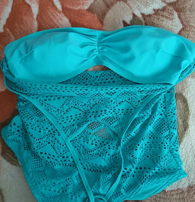 Vand costum de baie – fotografia 3 din 4