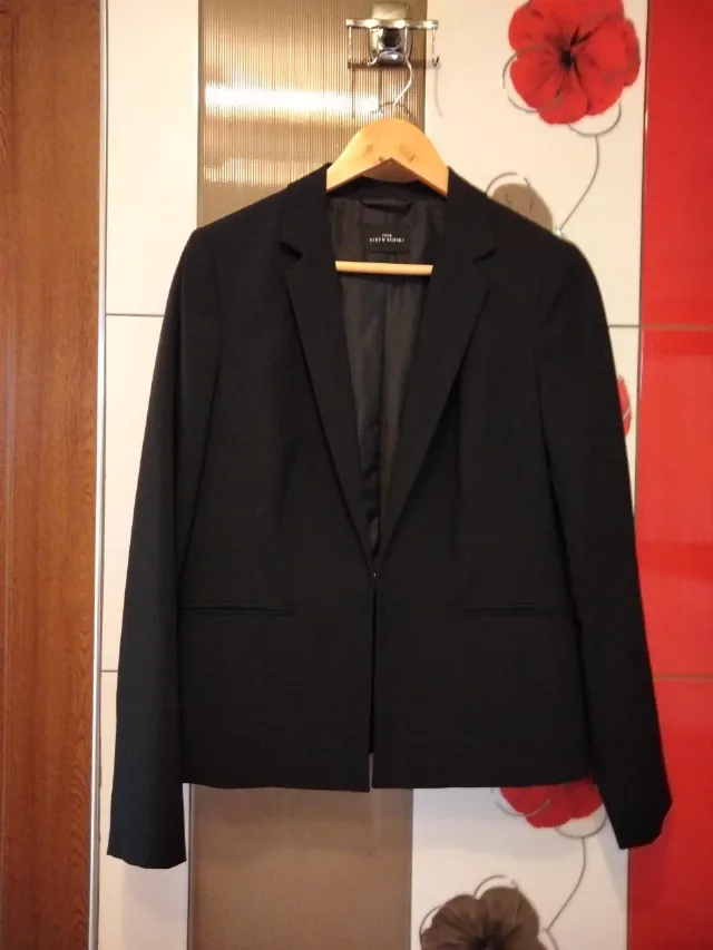 Costum dama, mărimea 40-42 – Rastoaca, Vrancea