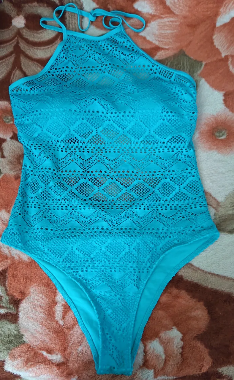 Vand costum de baie – fotografia 1 din 4