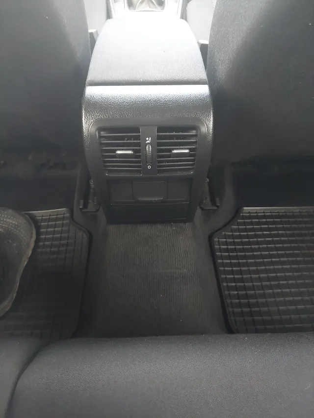 VW b6 1.4 tsi model 2009 – fotografia 6 din 8