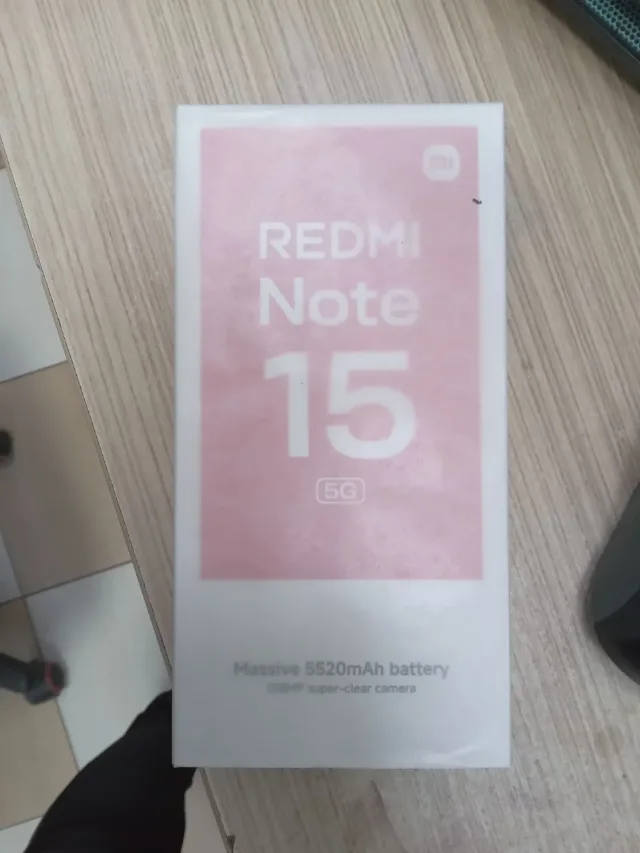 Vând smartphone Xiaomi Redmi Note 15 5G, culoare  Black , variantă de top cu 256 GB spațiu de stocare și 8 GB RAM. – fotografia 3 din 3