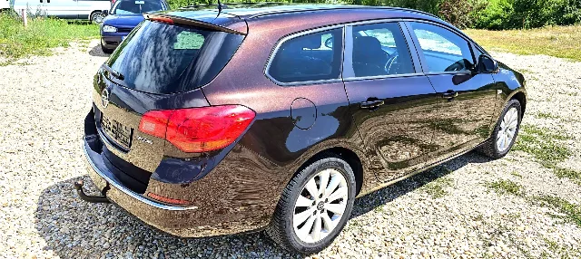 Opel Astra J An 2015 Impecabil 1.6 cdti110Cp – fotografia 3 din 8