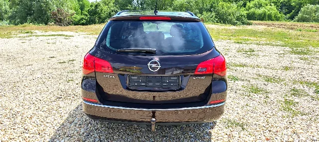 Opel Astra J An 2015 Impecabil 1.6 cdti110Cp – fotografia 2 din 8