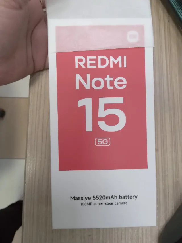 Vând smartphone Xiaomi Redmi Note 15 5G, culoare  Black , variantă de top cu 256 GB spațiu de stocare și 8 GB RAM. – Oradea, Bihor