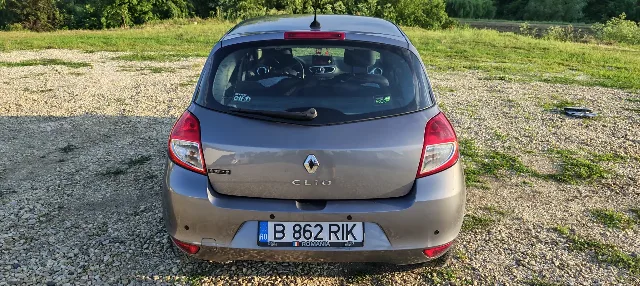 Renault clio 2009 – fotografia 2 din 7