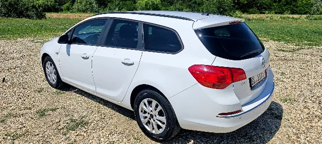 Opel AstraJ 2015 1.6Cdti,110Cp  Impecabil – fotografia 3 din 8