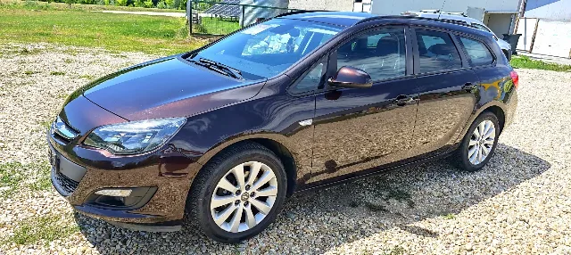 Opel Astra J An 2015 Impecabil 1.6 cdti110Cp – fotografia 6 din 8