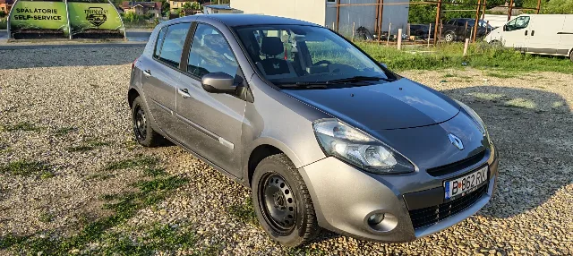 Renault clio 2009 – fotografia 6 din 7