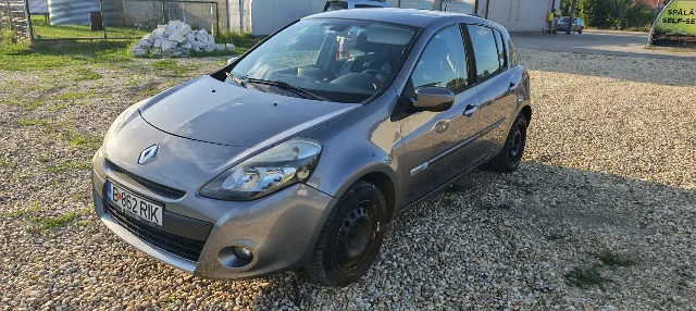 Renault clio 2009 – fotografia 4 din 7