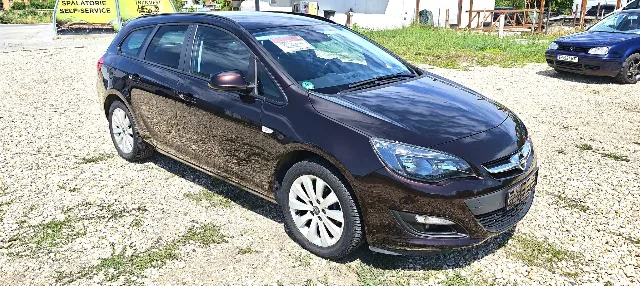 Opel Astra J An 2015 Impecabil 1.6 cdti110Cp – fotografia 5 din 8