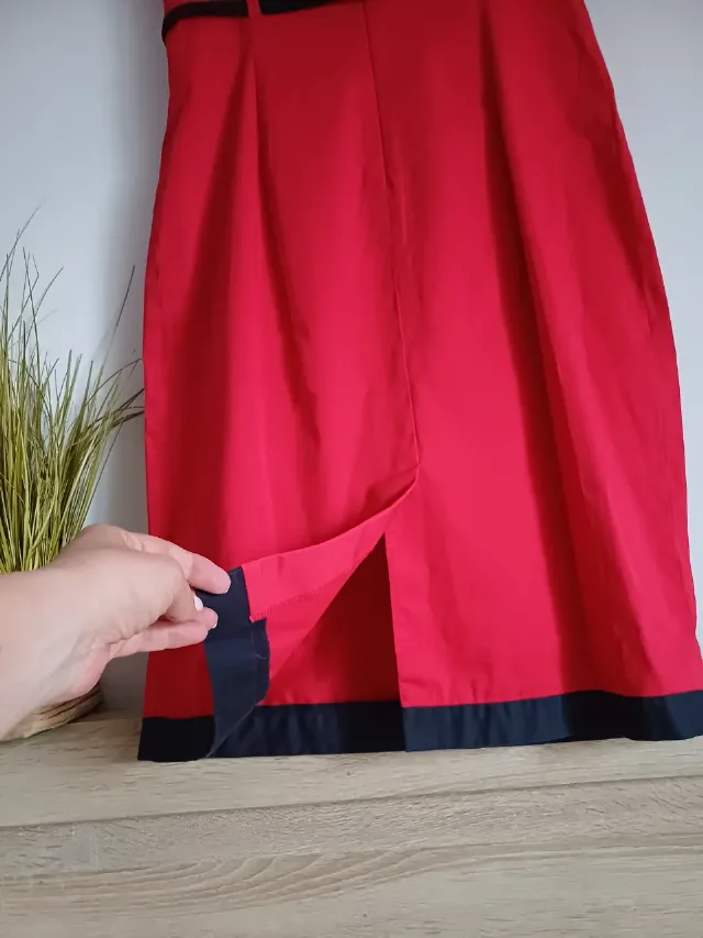 Rochie superbă în stil retro, de un roșu vibrant, brand madame – fotografia 5 din 8