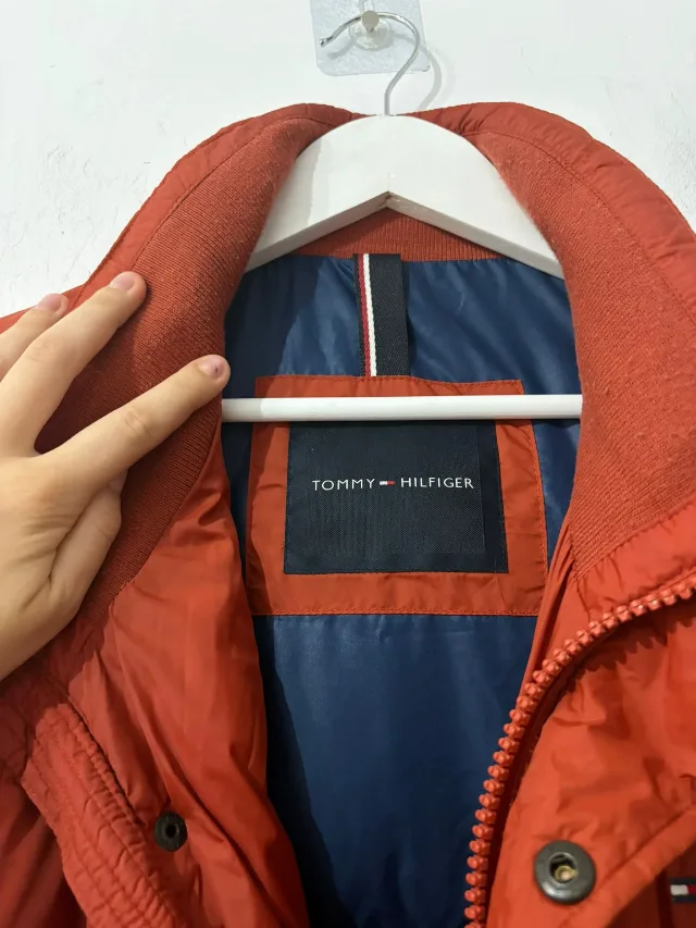 Geaca Tommy Hilfiger barbateasca XL - stare foarte buna – fotografia 2 din 8