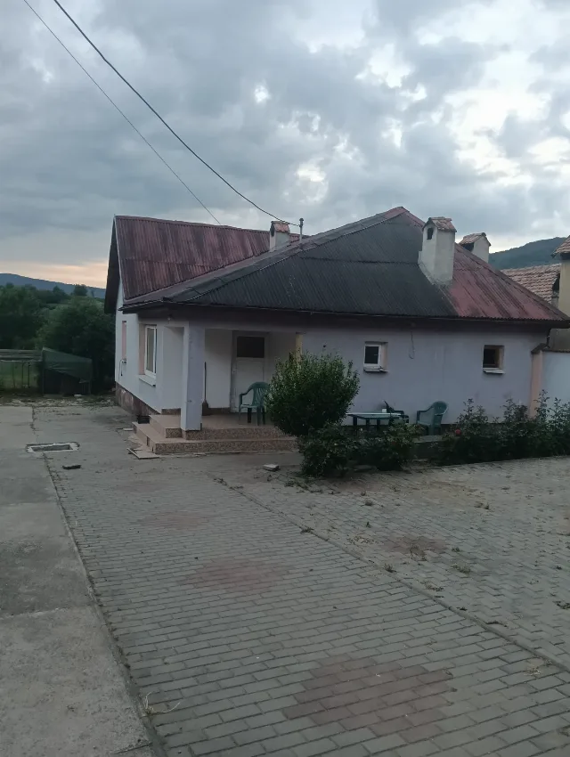 Casă de vânzare la țară – fotografia 3 din 4