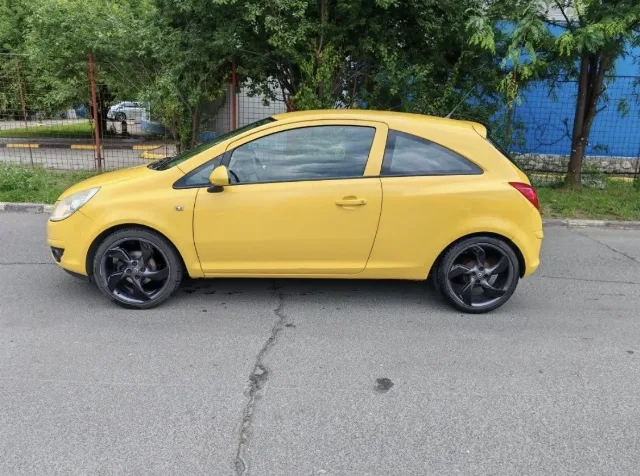 Opel Corsa D 1.2 Benzină Automat 2009 – fotografia 2 din 8