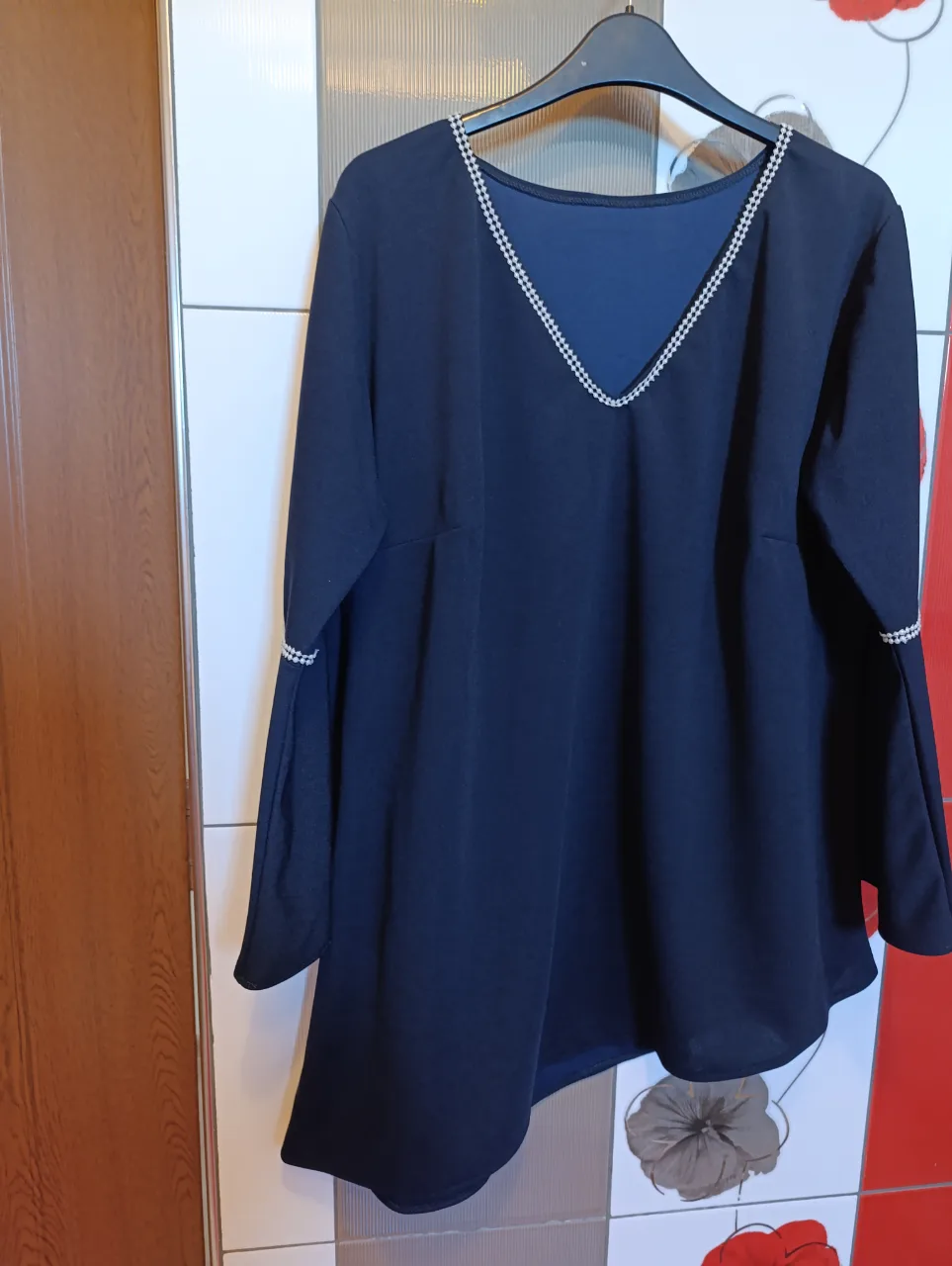 Cămașă asimetrica,noua,XL(măsură bust 55x2) – fotografia 1 din 2