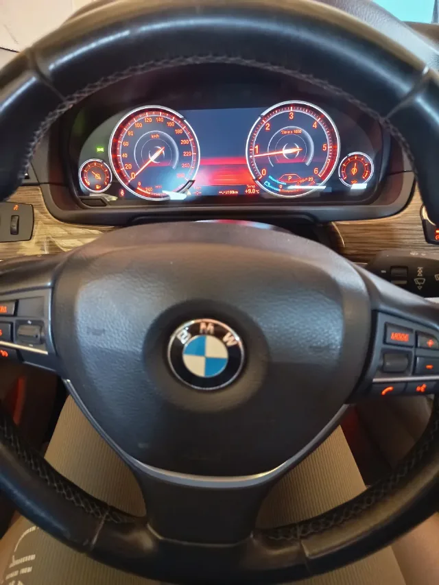 BMW seria 5 F11  2014 – fotografia 3 din 8