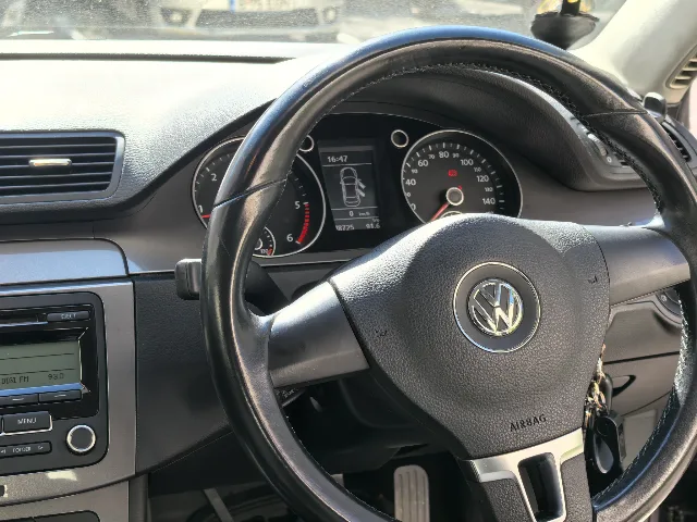 VW Passat B6 an 2010 1.6 TDI Bluemotion – fotografia 7 din 7