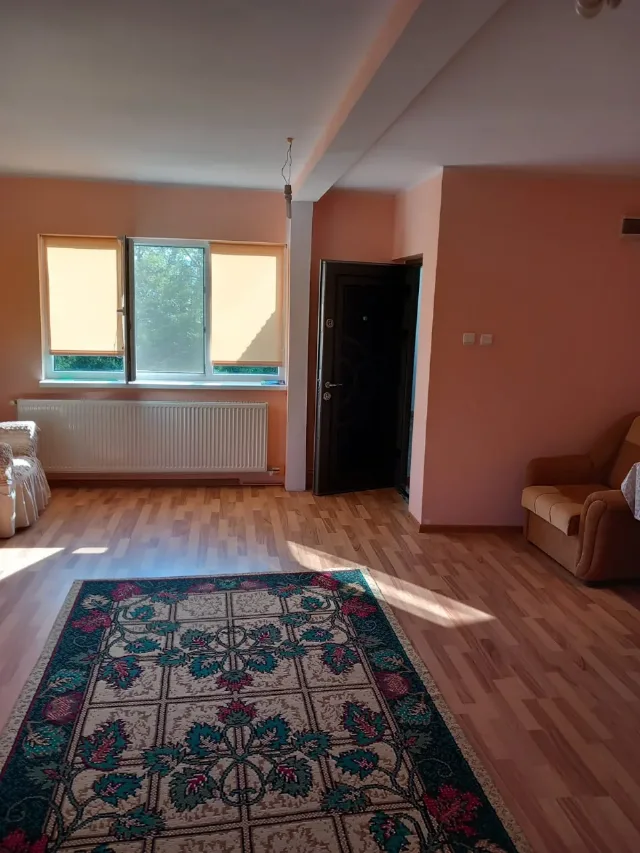 Casa-vila de vănzare – fotografia 5 din 8