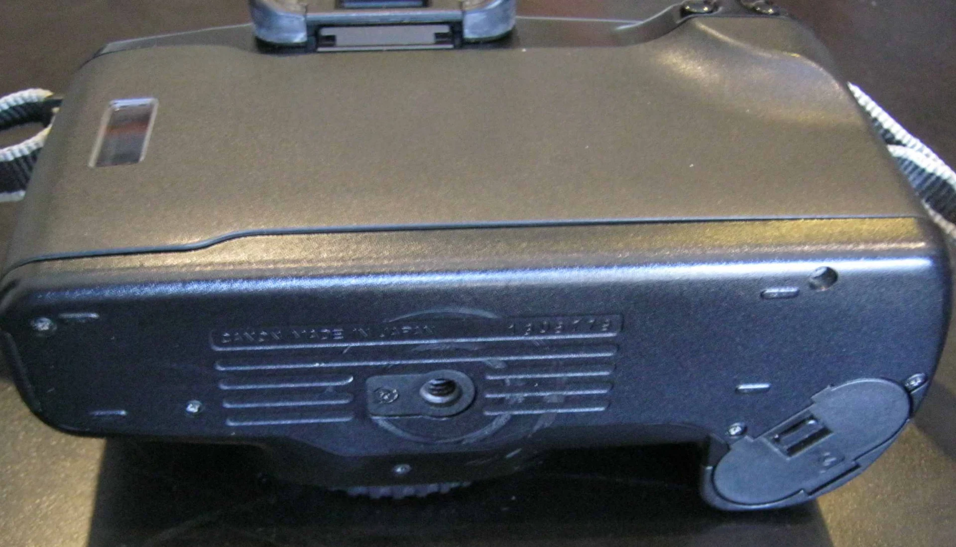 Canon EOS 1000 body – fotografia 4 din 4