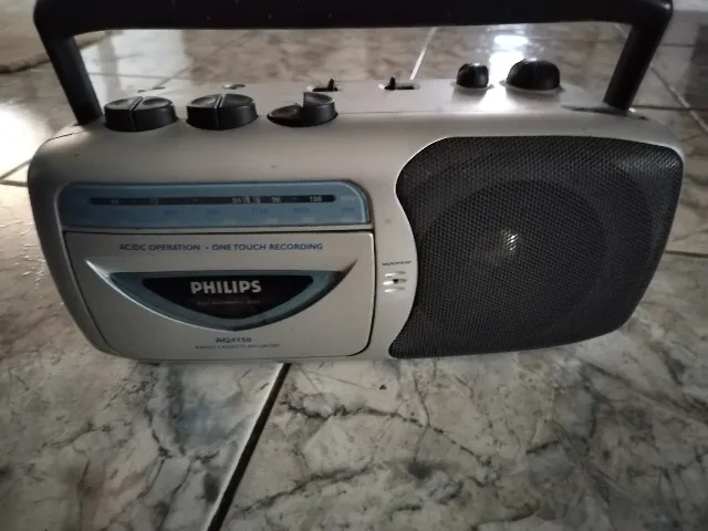 Radio casetofon portabil Philips – fotografia 2 din 8