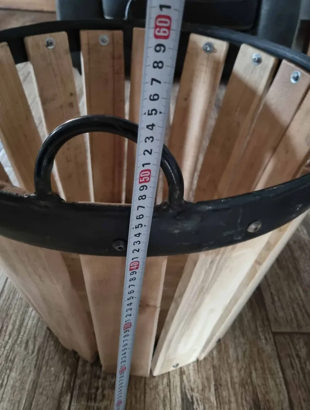 Suport lemne fabricat din otel si lemn masiv de esenta tare – fotografia 4 din 5
