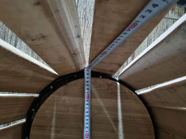 Suport lemne fabricat din otel si lemn masiv de esenta tare – fotografia 5 din 5