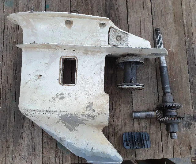 Cizma motor barca Evinrude – fotografia 3 din 8